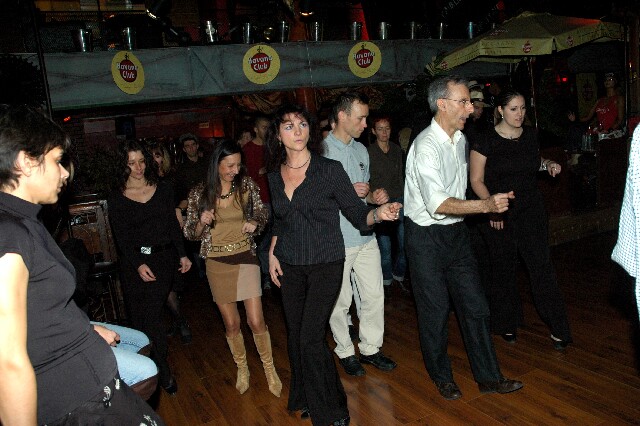 min 2005 12 18 sharkys 164